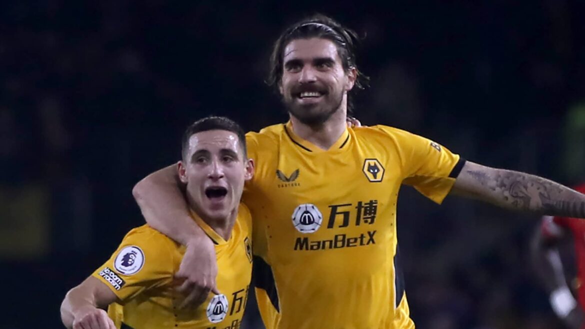 Wheels in motion for deal that could see Wolves star depart Molineux