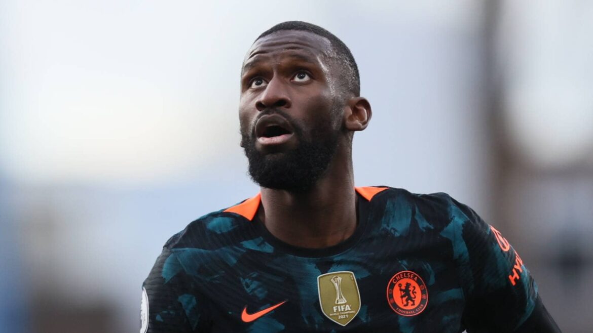 Barcelona confirm talks with Chelsea star’s agent, but rivals nearing transfer coup