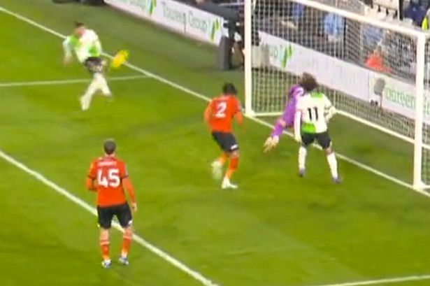 Darwin Nunez back to ‘typical’ self with woeful miss at Luton from three yards out