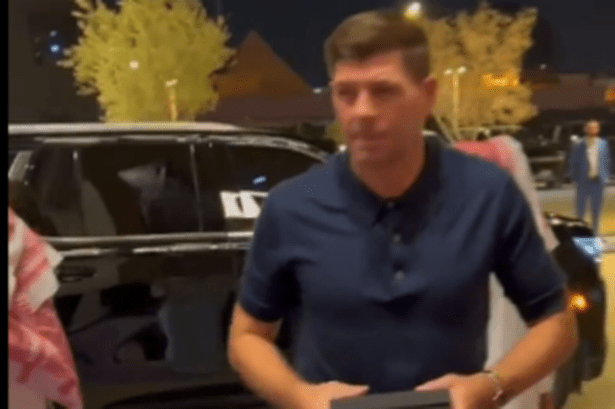 Steven Gerrard mistakes Tyson Fury vs Oleksandr Usyk for Blockbusters and brings VHS tapes