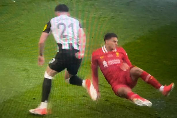 Jarell Quansah ‘lucky’ after ‘ridiculously reckless’ Carabao Cup final tackle
