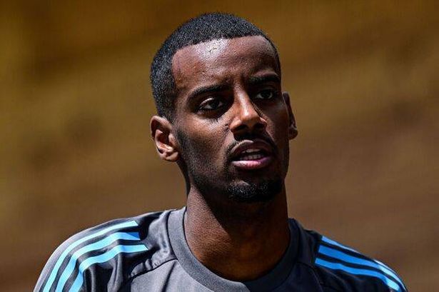 Alexander Isak ‘moves out’ of Newcastle home in drastic bid to force Liverpool transfer