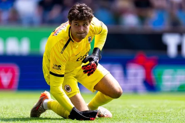 Man Utd hit by Senne Lammens blow as European giants try to ‘hijack’ transfer