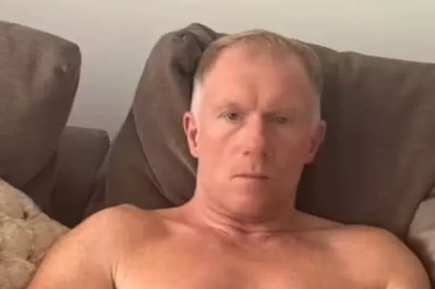Paul Scholes has blunt response to daughter wearing Arsenal shirt after toe-biting antics