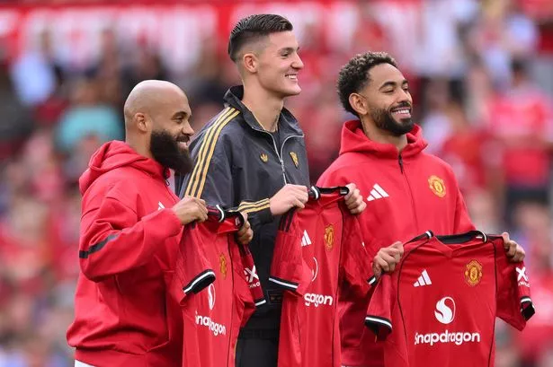 Man Utd’s ‘poor’ transfer window torn into by Jeff Stelling for two glaring reasons