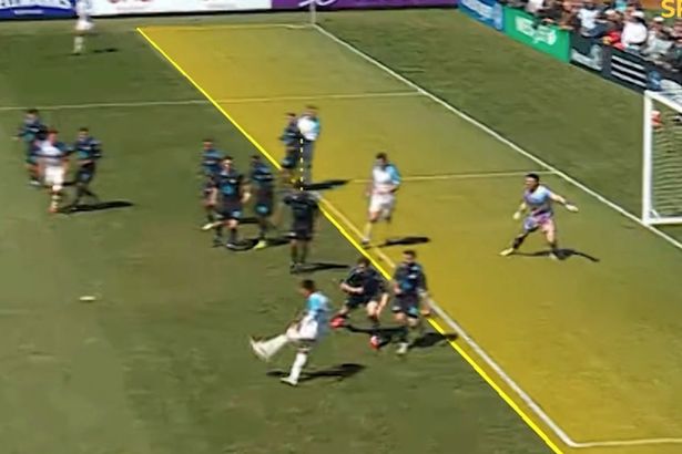 First ‘daylight’ offside goal scored in top flight during trial of absurd rule