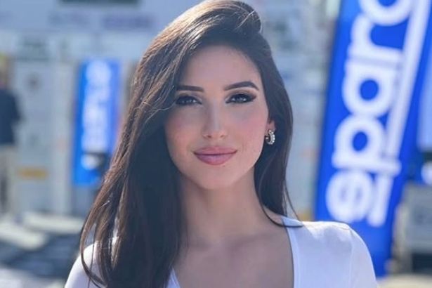 Meet stunning ‘showgirl’ model turned football reporter who speaks three languages